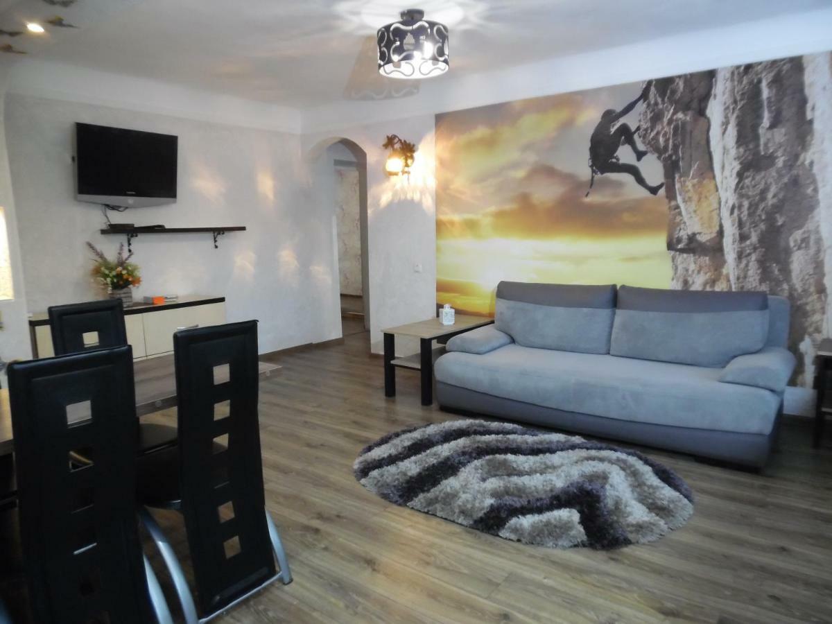 Студия В Центре Скала Khmel'nyts'kyy Exterior photo